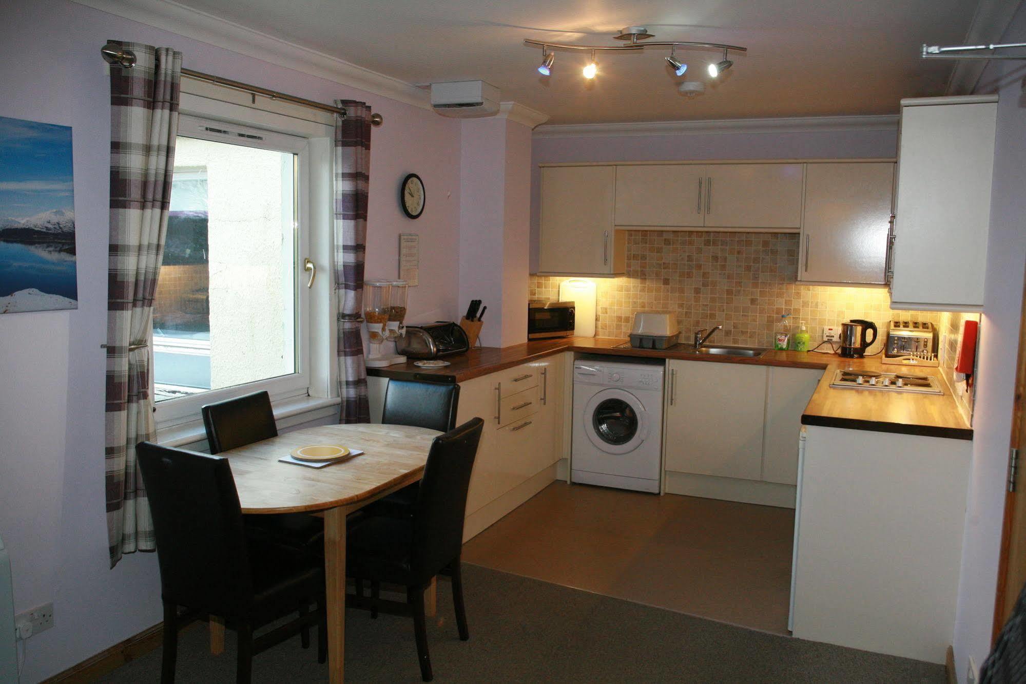 Glenlochy Nevis Bridge Apartments 포트 윌리엄 외부 사진